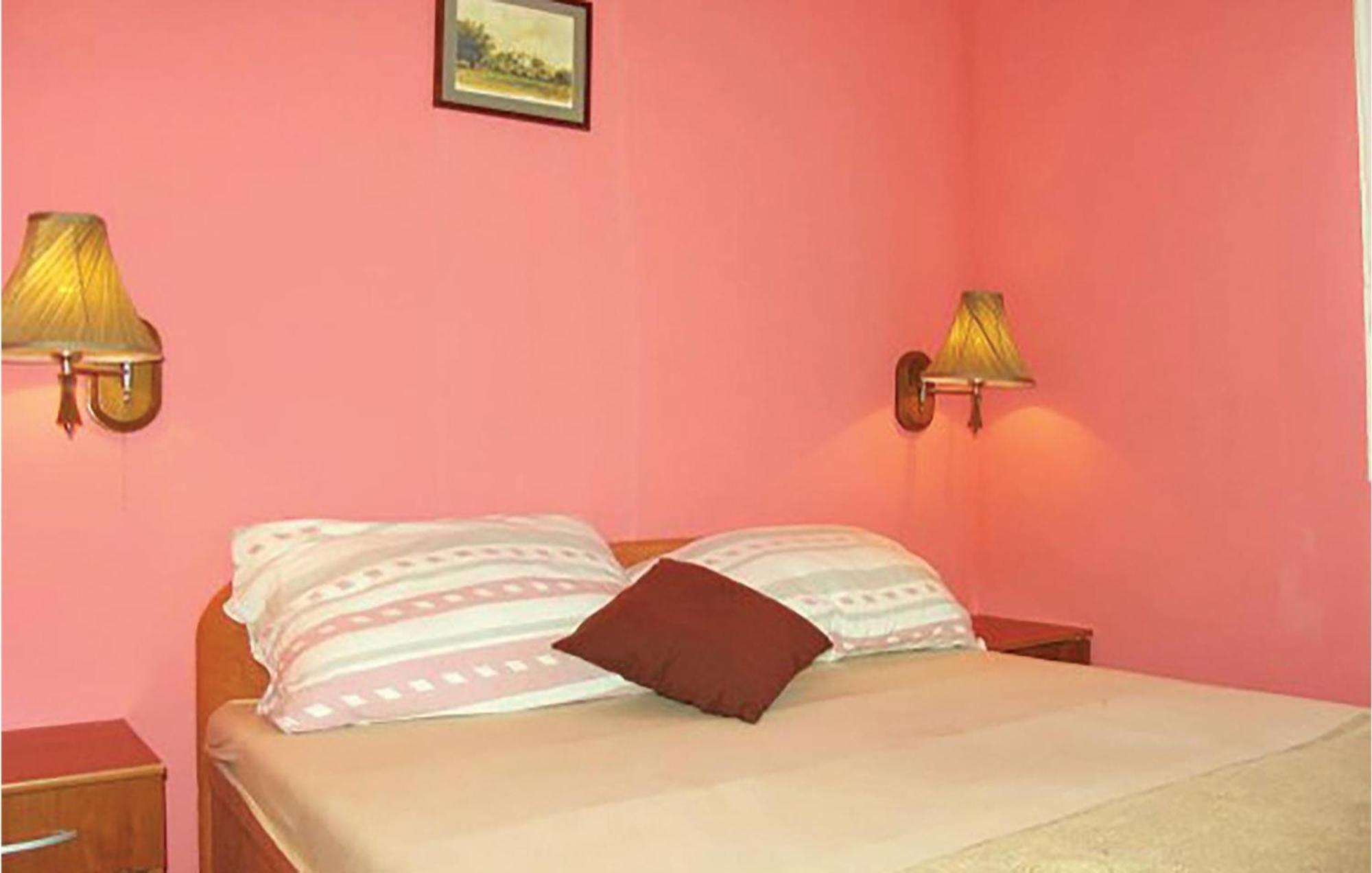 2 Bedroom Cozy Home In Bosiljevo Zewnętrze zdjęcie